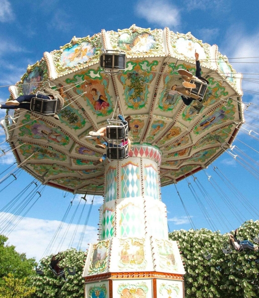 photo-cover-les-chaises-volantes-le-jardin-dacclimatation-paris-sylvainbachelot-2800x1312